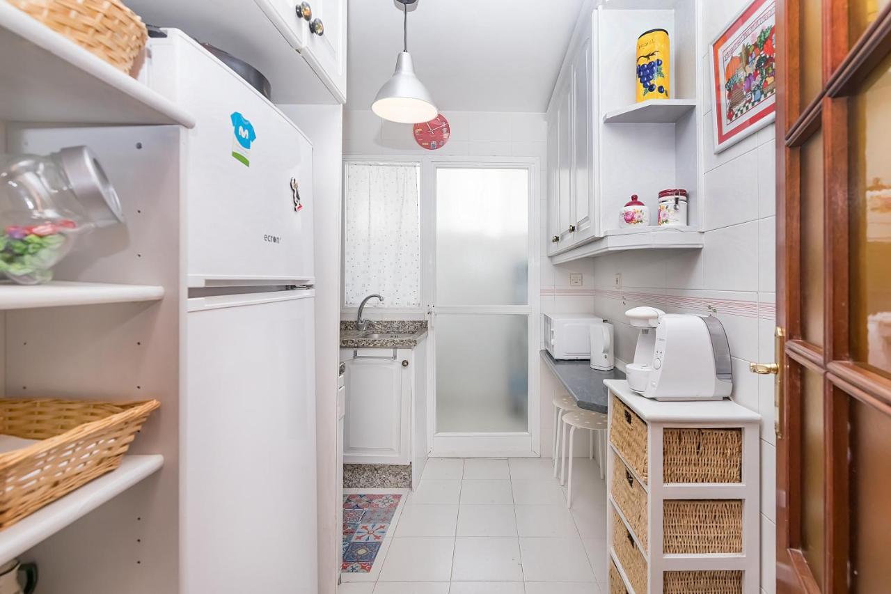 Sunshine Balcony- La Caleta Apartment กาเลตา เด เวเลซ ภายนอก รูปภาพ